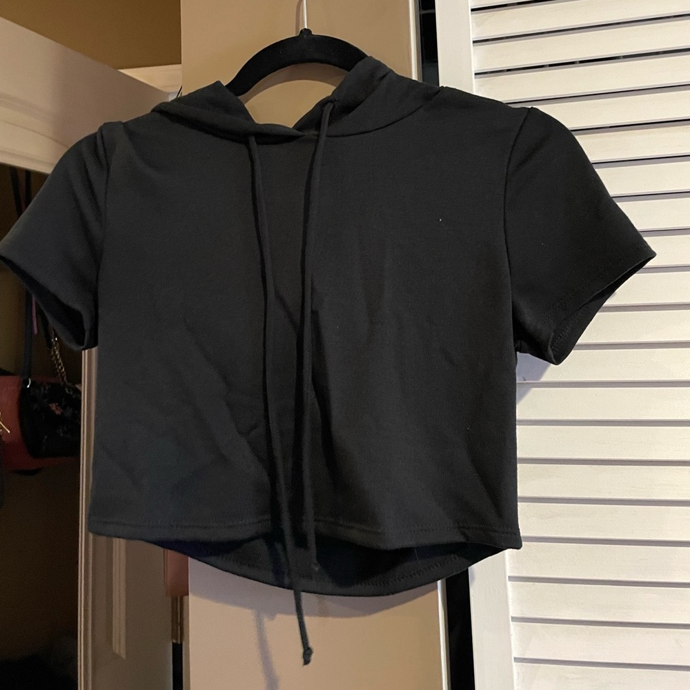 Crop black top